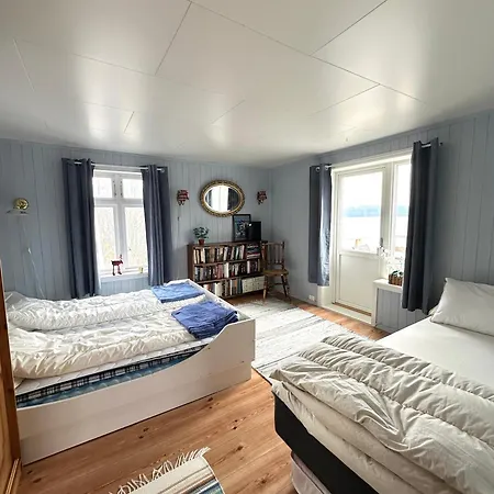 Feriehus Kystperle Med Utsikt, Lei En Båt