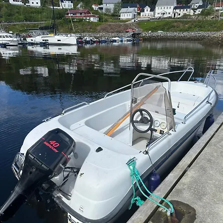 Kystperle Med Utsikt, Lei En Båt Feriehus